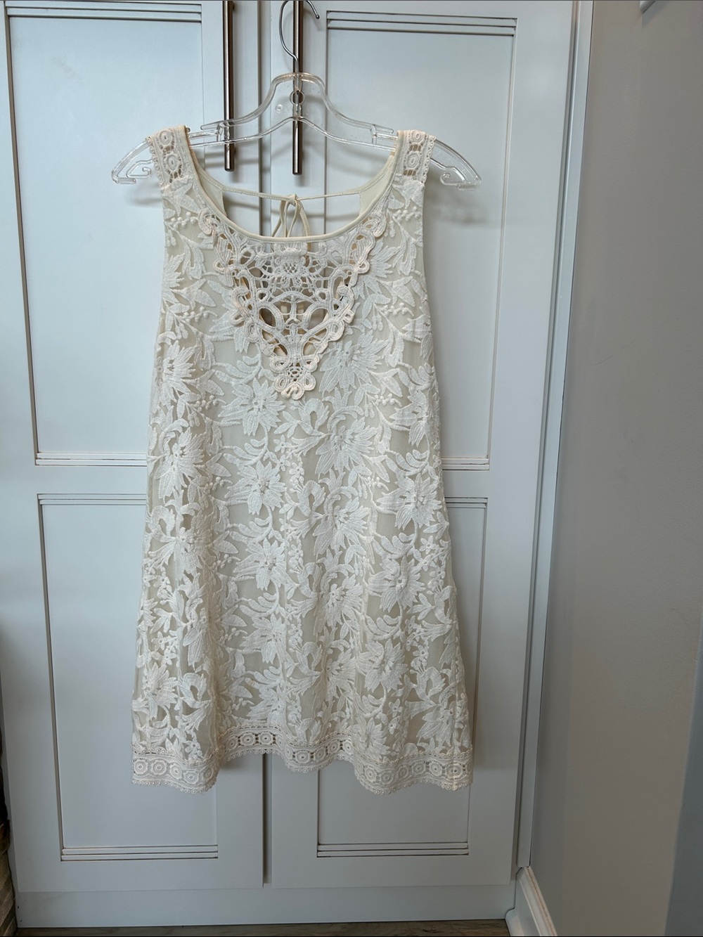 mittoshop Ivory Lace Asymmetrical Shift Dress